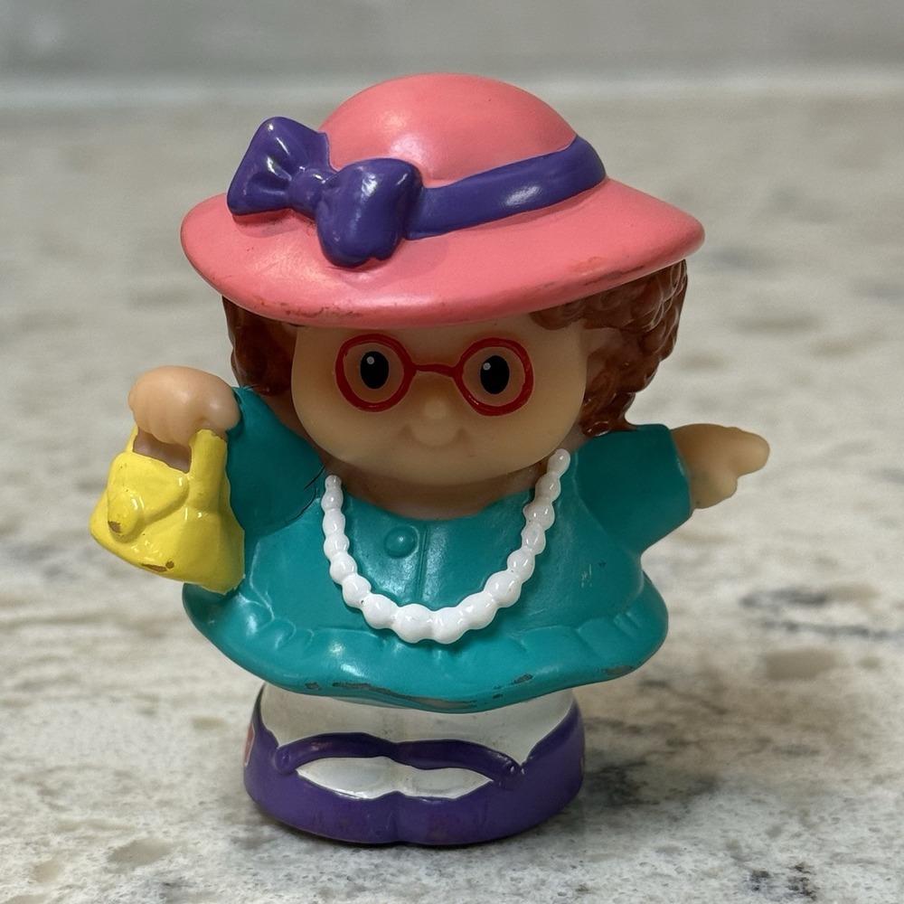 Fisher Price Little People Maggie Girl Tea Party Pearls Hat Brown Hair 2002 2009